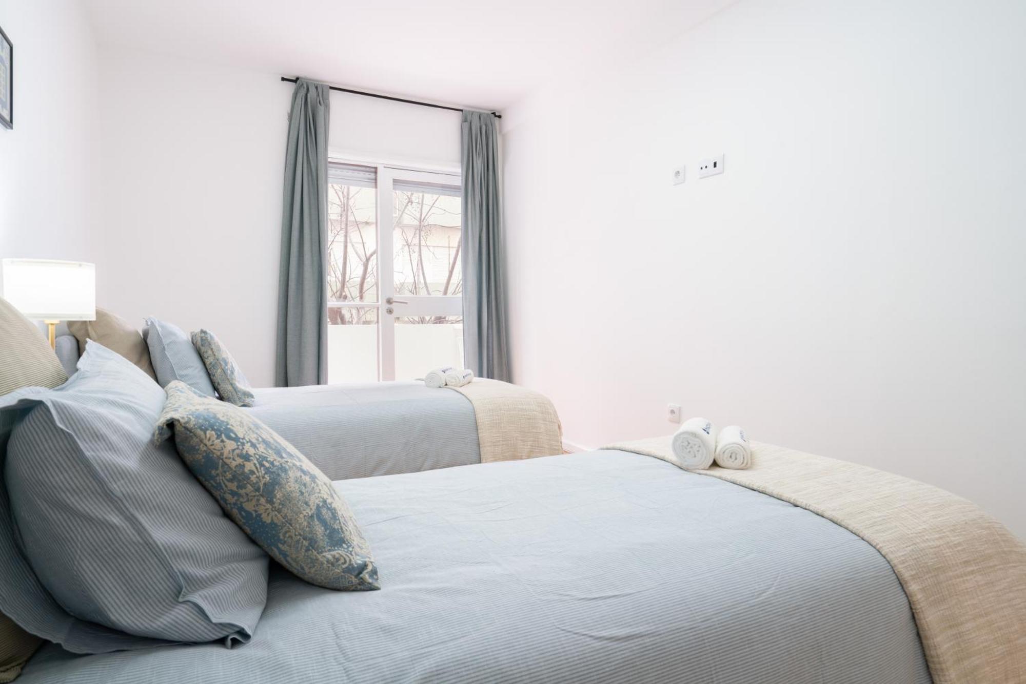 Host Wise - Spacious Fresh Flat W Terrace - Near Sea エスピーニョ エクステリア 写真